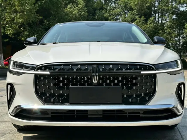 Lincoln Z — Фото автомобиля 2