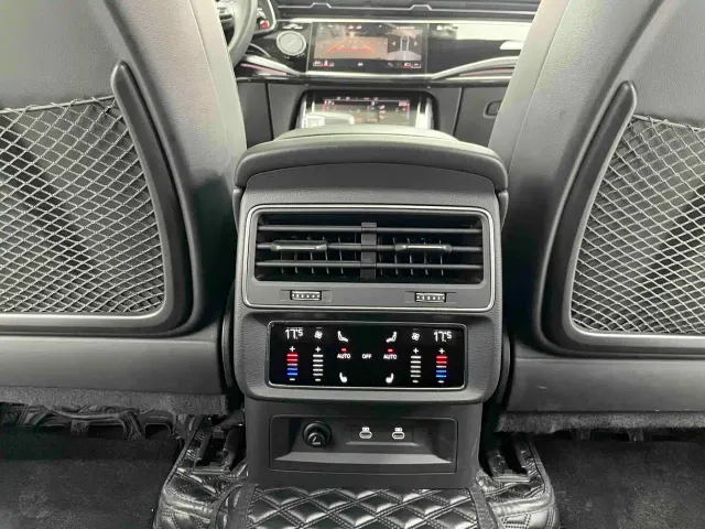 Audi Q8 — Фото автомобиля 16