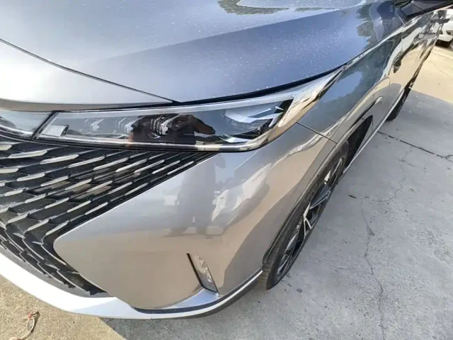 Roewe RX5 — Фото автомобиля 23