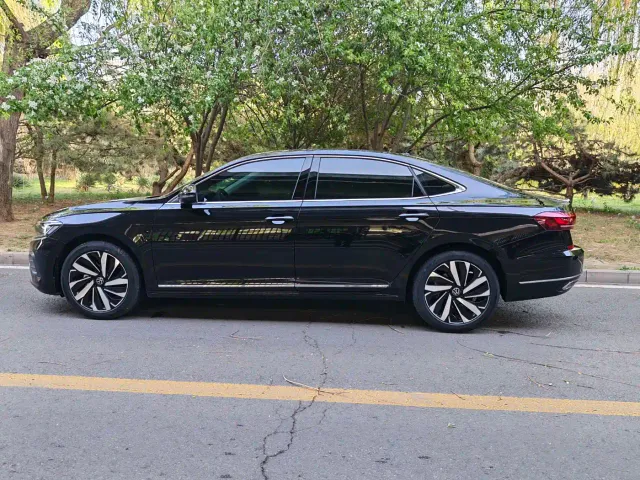 Volkswagen Passat — Фото автомобиля 10