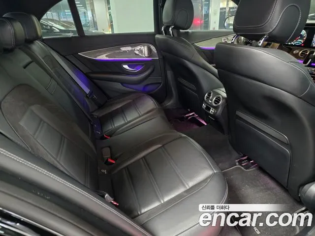 Mercedes-Benz E-Class — Фото автомобиля 9