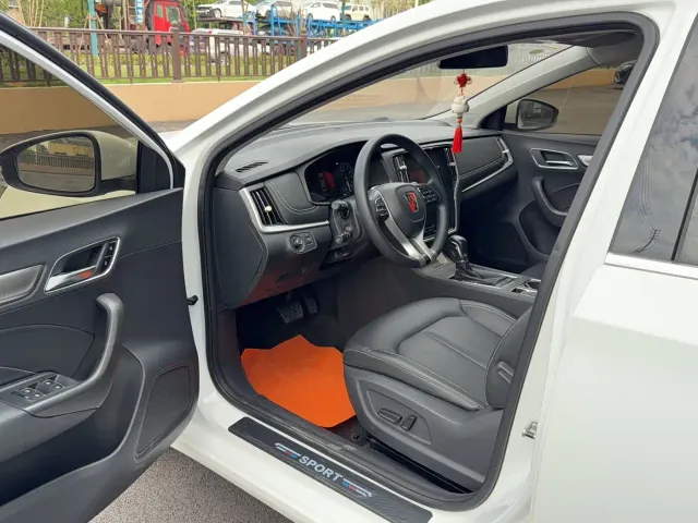 Roewe i6 — Фото автомобиля 8