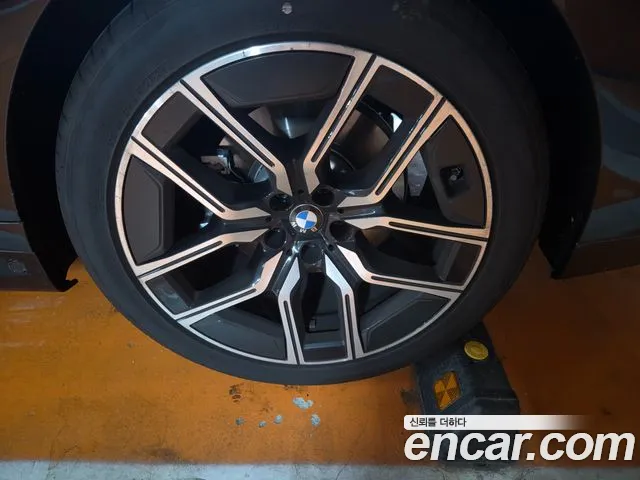 BMW 7 Series G70 — Фото автомобиля 11
