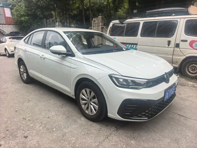 Volkswagen Lavida — Фото автомобиля 3