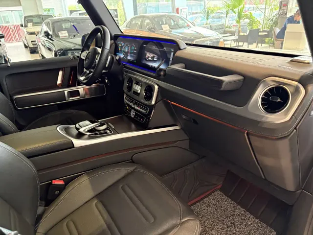 Mercedes-Benz G-Class — Фото автомобиля 21