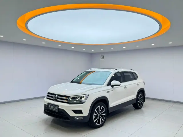 Фотография автомобиля — Volkswagen Tharu