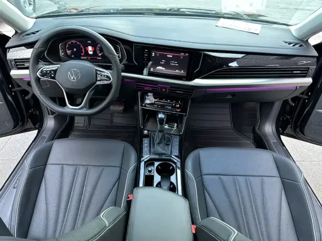 Volkswagen Passat — Фото автомобиля 16