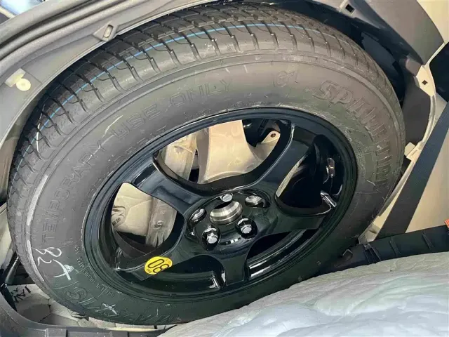 Toyota Sienna — Фото автомобиля 28