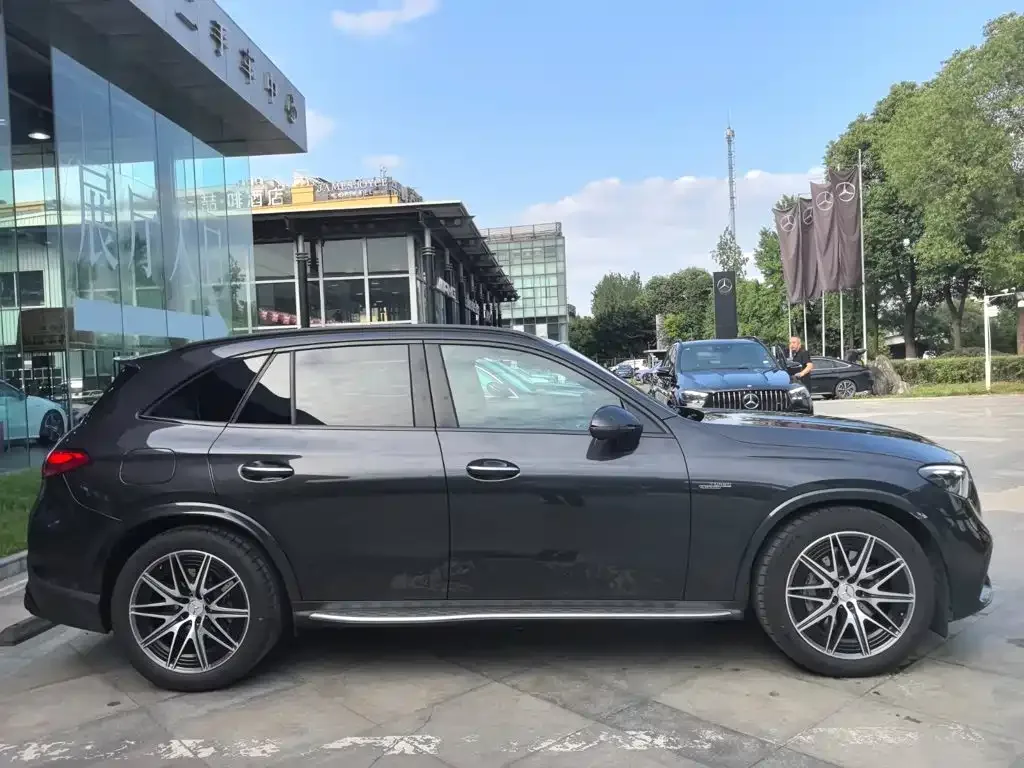 Mercedes-Benz Mercedes-Benz GLC AMG 2025 AMG GLC 43 4MATIC — Фото автомобиля 4