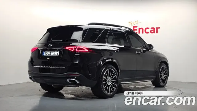 Mercedes-Benz GLE-Class — Фото автомобиля 2