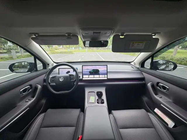 Leapmotor C10 — Фото автомобиля 14