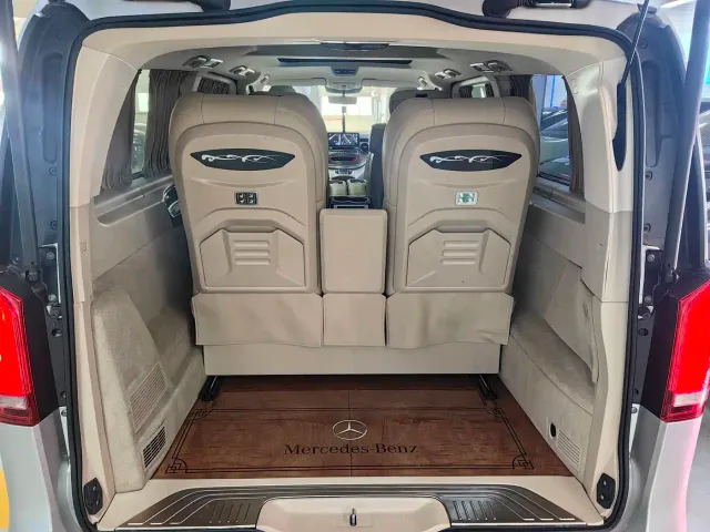 Mercedes-Benz V-Class — Фото автомобиля 11