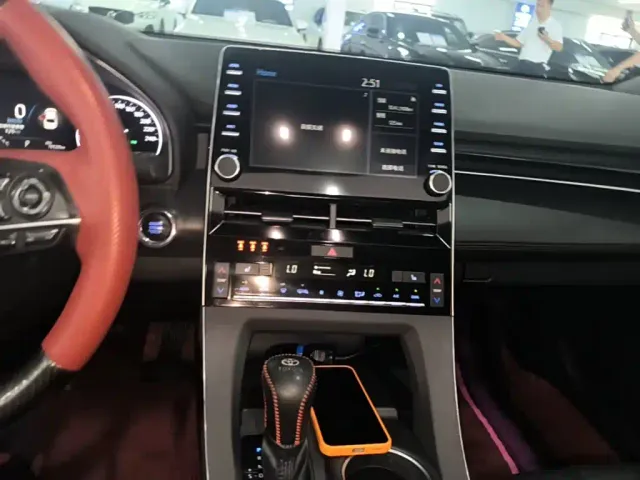 Toyota Avalon — Фото автомобиля 12