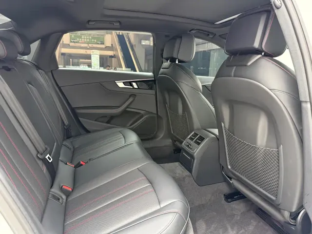 Audi A4L — Фото автомобиля 17