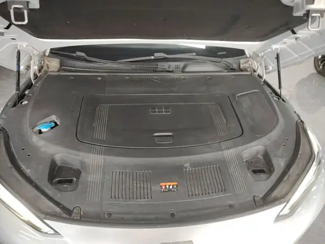 Geely Galaxy E8 — Фото автомобиля 19