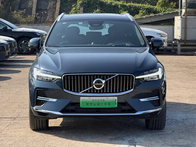 Volvo XC60 — Фото автомобиля 2