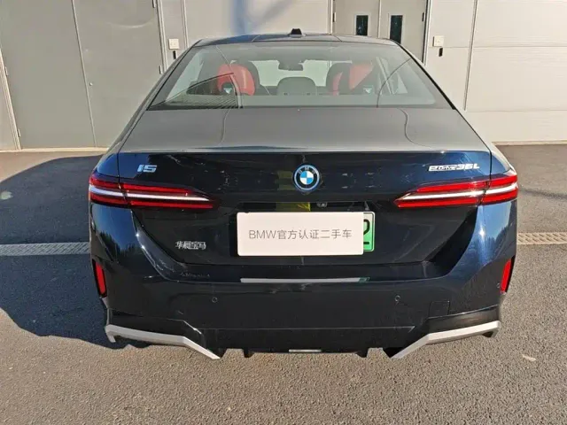 BMW i5 — Фото автомобиля 7