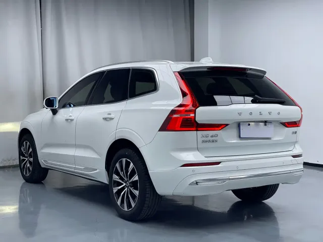 Volvo XC60 — Фото автомобиля 9