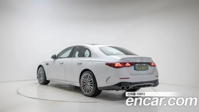 Mercedes-Benz E-Class — Фото автомобиля 2