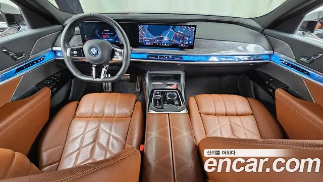 BMW i7 G70 — Фото автомобиля 10