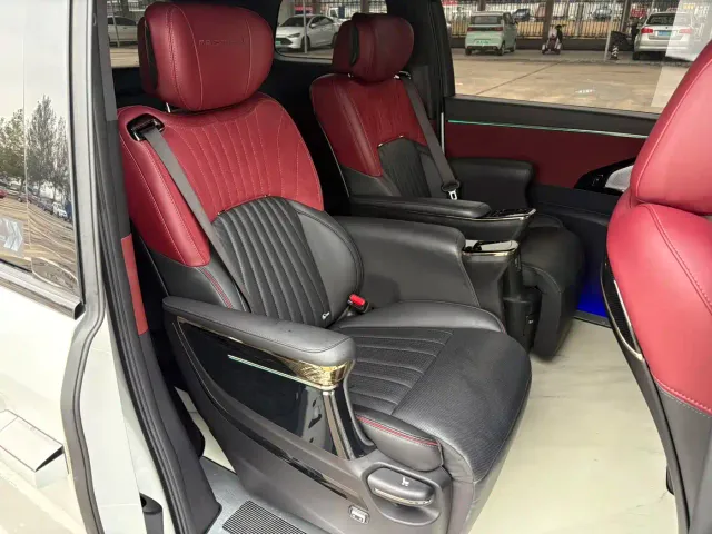 GAC Trumpchi M8 — Фото автомобиля 15