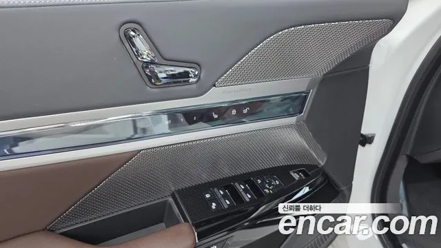 BMW 7-Series 7 серия (G70) 740i sDrive M Sport — Фото автомобиля 25