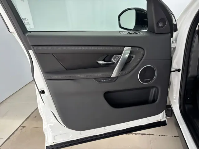 Land Rover Discovery Sport — Фото автомобиля 10