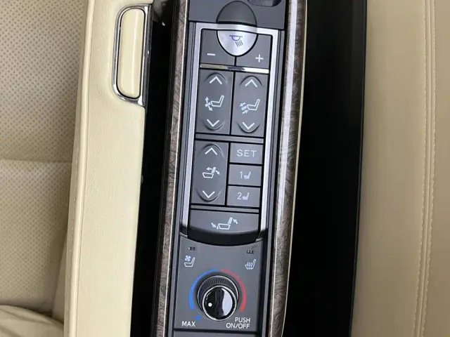 Toyota Alphard — Фото автомобиля 22