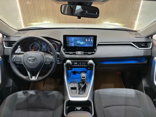 Toyota RAV4 — Фото автомобиля 7