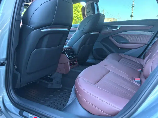 Audi A6L — Фото автомобиля 11