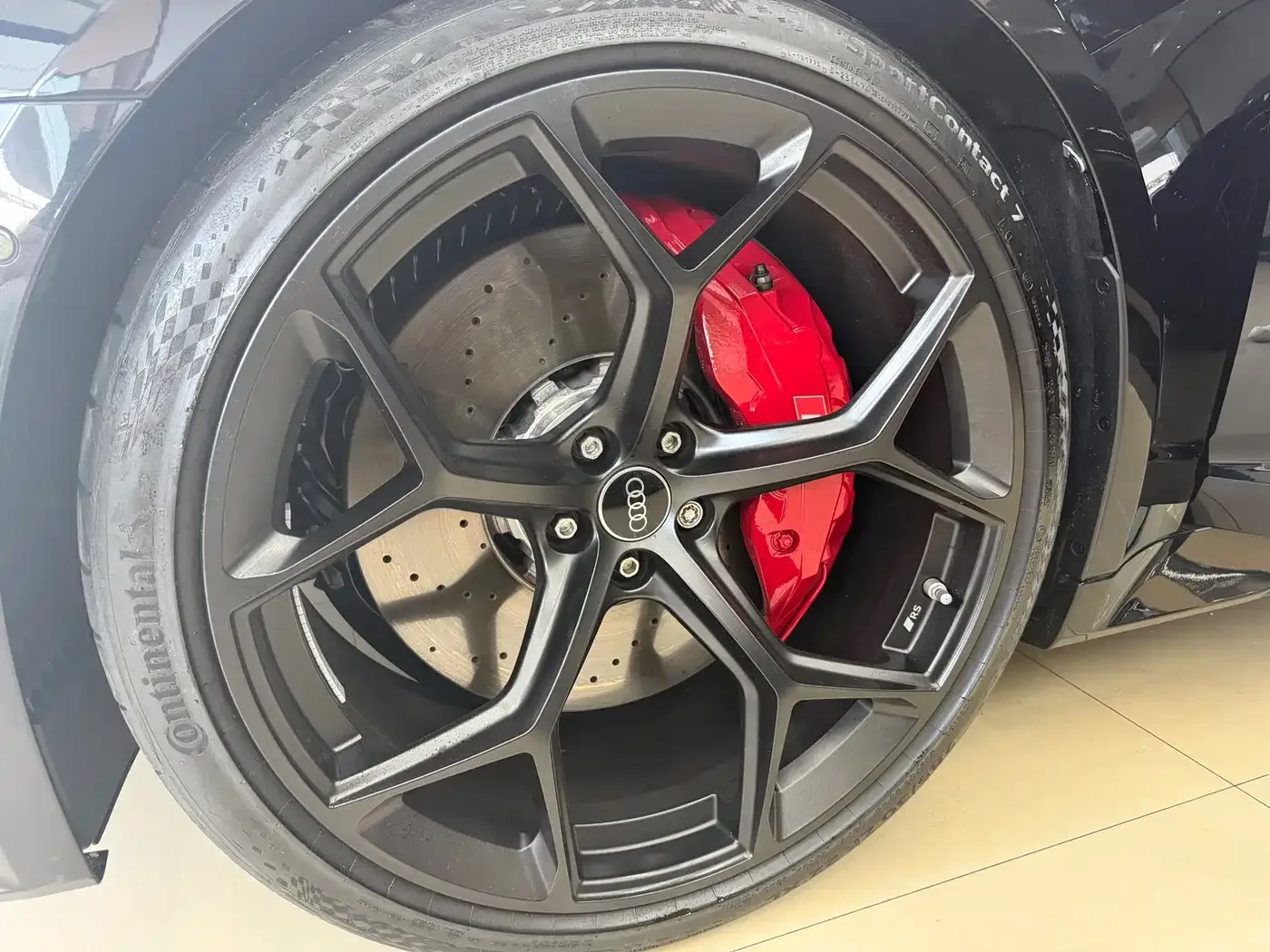Audi Audi RS 6 2025 RS 6 4.0T Avant performance — Фото автомобиля 15