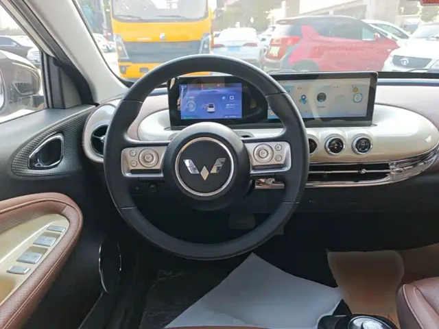 Wuling Bingo — Фото автомобиля 10