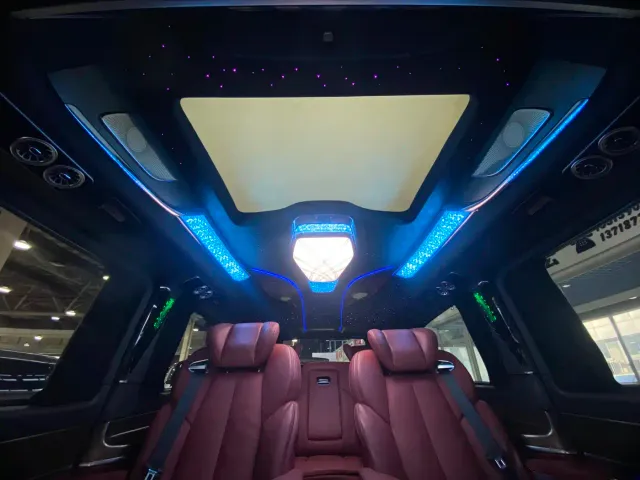 Mercedes-Benz V-Class — Фото автомобиля 16