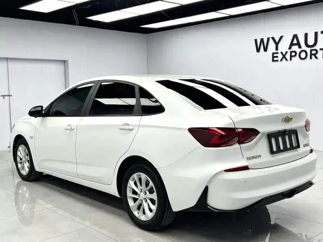 Chevrolet Monza — Фото автомобиля 5