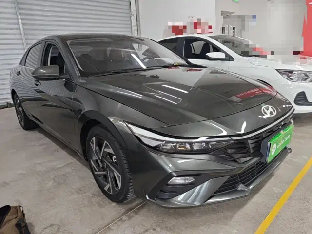 Hyundai Elantra — Фото автомобиля 3