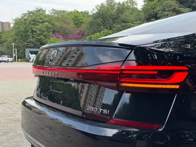 Volkswagen Passat — Фото автомобиля 7