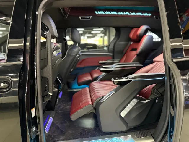 Toyota Sienna — Фото автомобиля 9