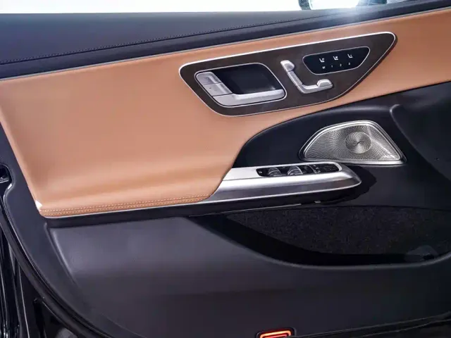 Mercedes-Benz E-Class — Фото автомобиля 17