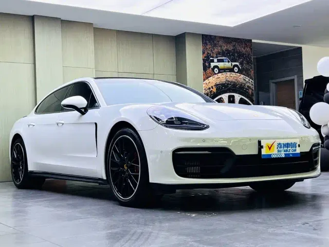 Porsche Panamera — Фото автомобиля 3