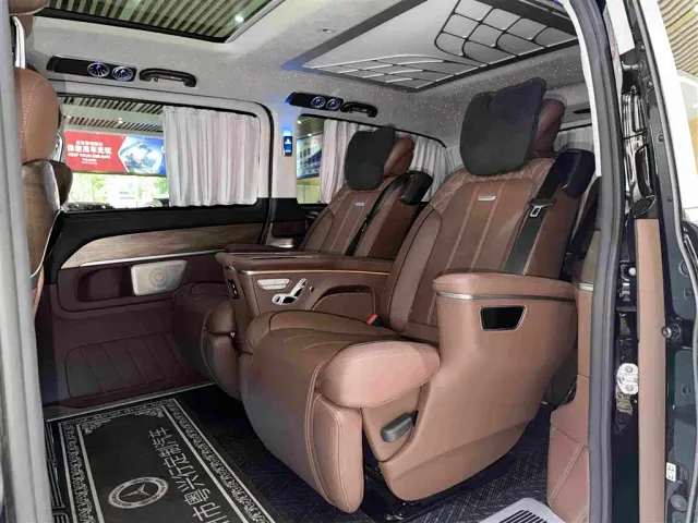 Mercedes-Benz V-Class — Фото автомобиля 14