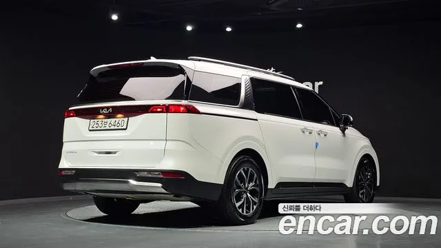 Kia Canival Carnival 4 поколение Дизель 9 мест Signature — Фото автомобиля 2