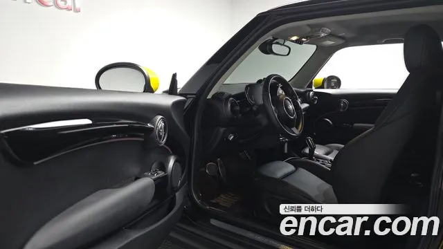 MINI Cooper Cooper Electric — Фото автомобиля 9