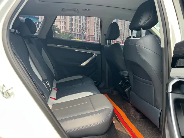 Geely Boyue L — Фото автомобиля 12