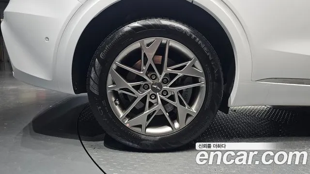 Genesis GV70 2.5T Бензин 2WD — Фото автомобиля 5