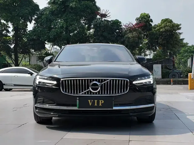 Volvo S90 — Фото автомобиля 2
