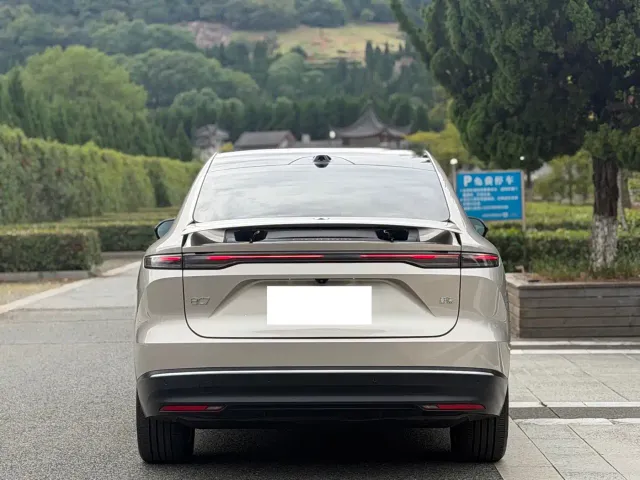 Nio EC7 — Фото автомобиля 15