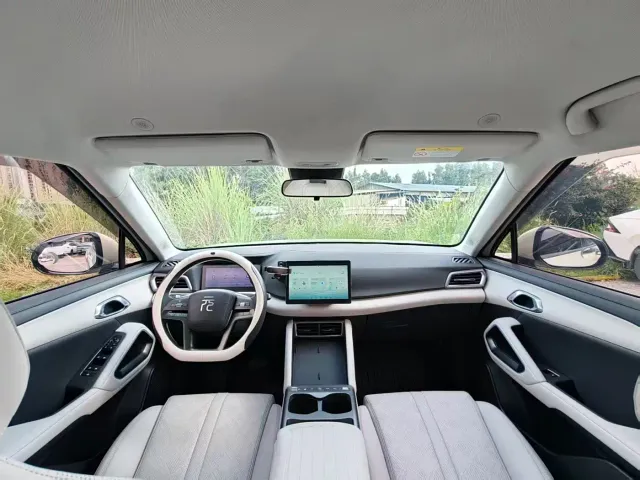 BYD Yuan UP 2025 Smart Drive Edition 401KM Leading Type — Фото автомобиля 4