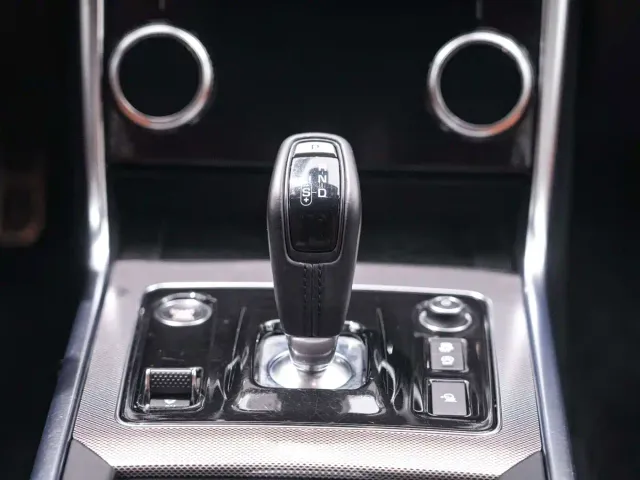Jaguar XEL — Фото автомобиля 16