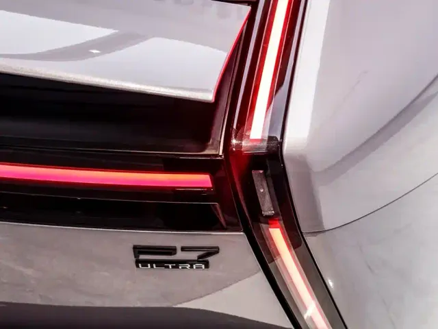 Xpeng P7 — Фото автомобиля 25