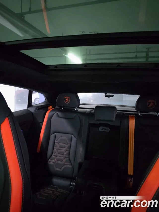 Lamborghini Urus — Фото автомобиля 11